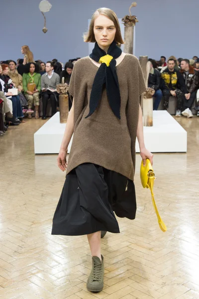 Look 30